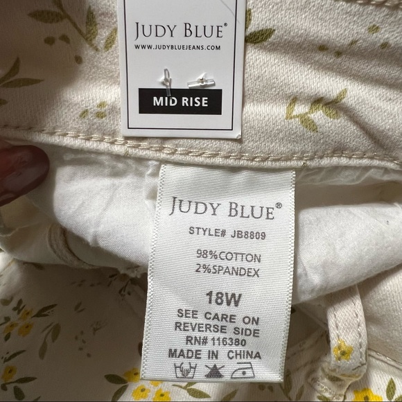 Judy Blue Golden Meadow Floral Skinny Jeans - Picture 12 of 13